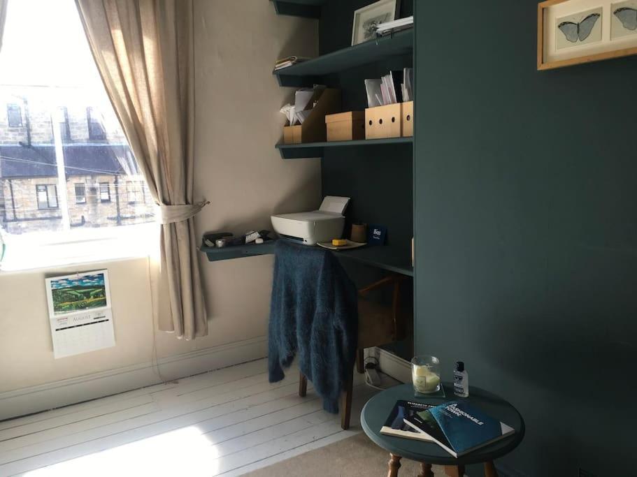 Stylish Two Large Double Bedroom House In Central Harrogate With On Street Parking Bagian luar foto